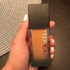 Huda Beauty #FAUXFILTER in Gingerbread 430N